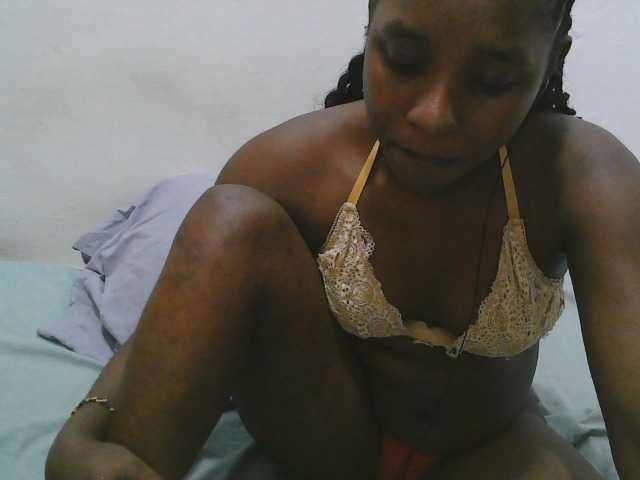 Hadijah live cam on BongaCams