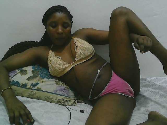 Hadijah live cam on BongaCams