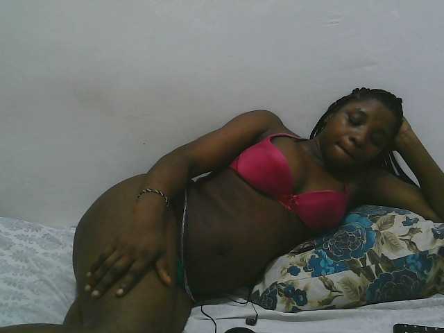 Hadijah live cam on BongaCams