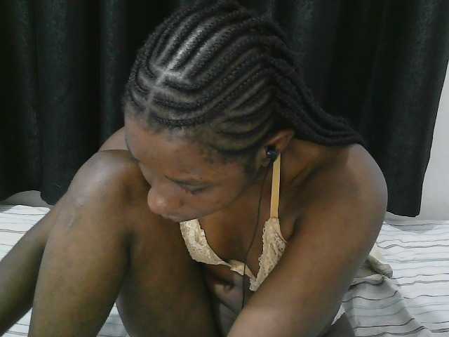 Hadijah live cam on BongaCams