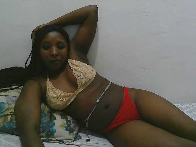 Hadijah live cam on BongaCams