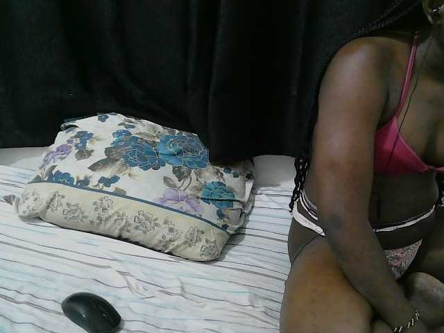 Hadijah live cam on BongaCams