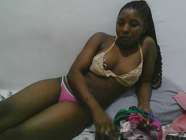 Hadijah webcam bongacams model stream image