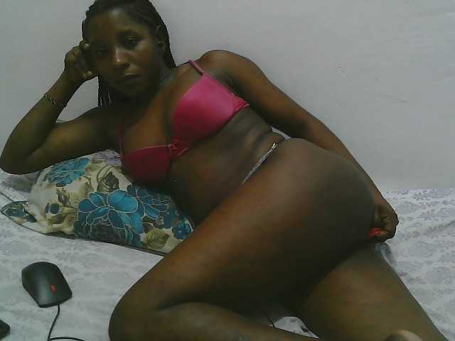 Hadijah live cam on BongaCams