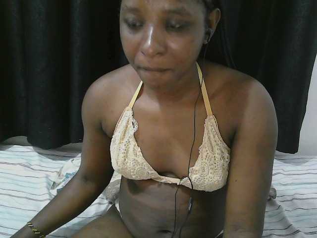 Hadijah live cam on BongaCams