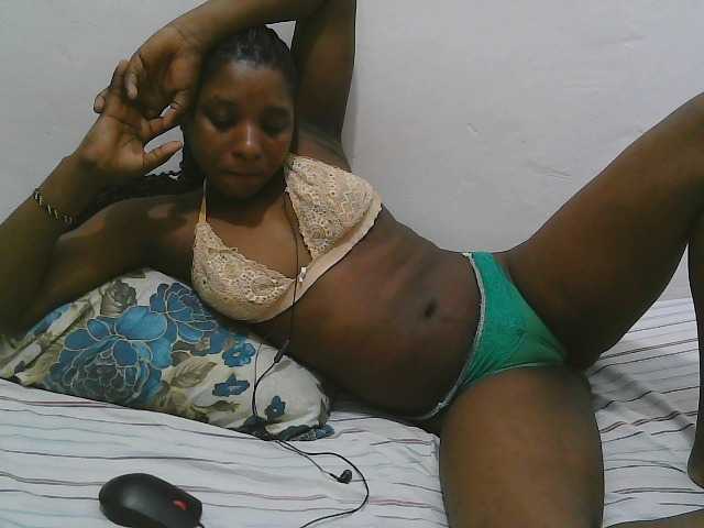 Hadijah, live now on BongaCams