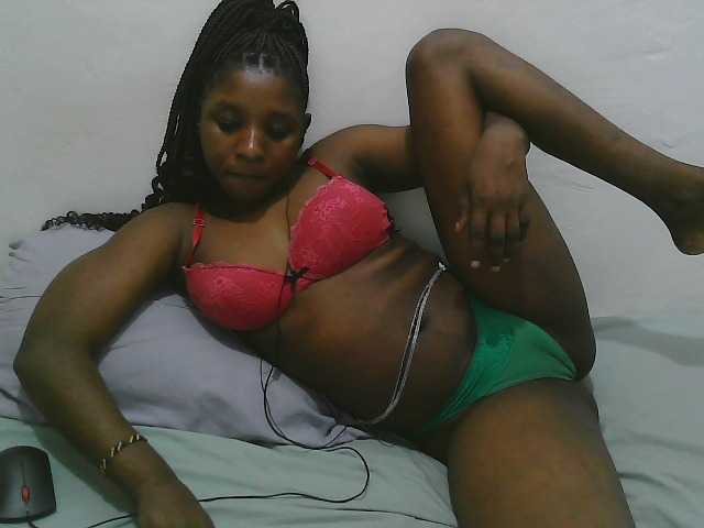 Hadijah live cam on BongaCams