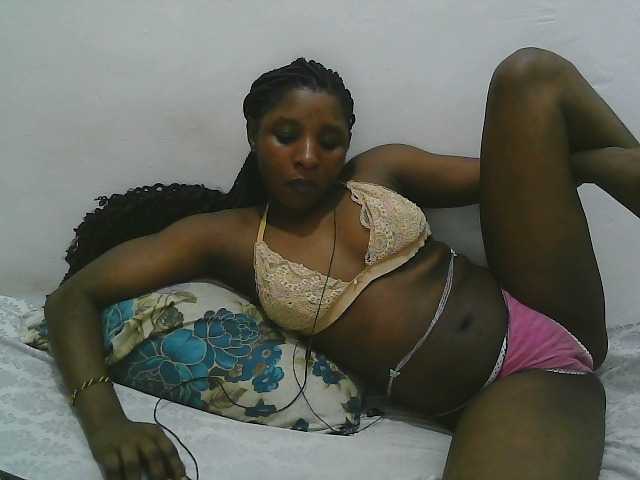 Hadijah live cam on BongaCams