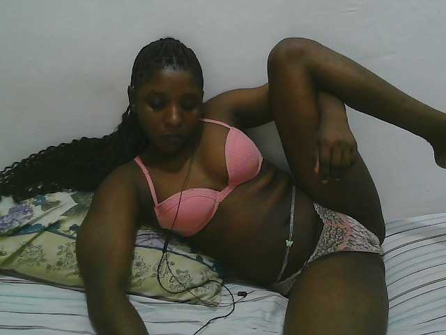 Hadijah webcam bongacams model stream image