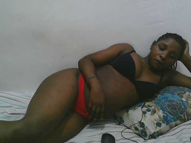 Hadijah live cam on BongaCams