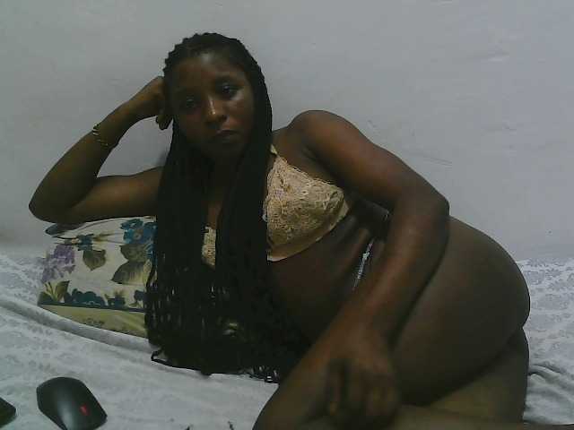 Hadijah live cam on BongaCams