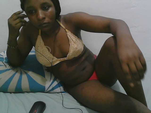Hadijah live cam on BongaCams