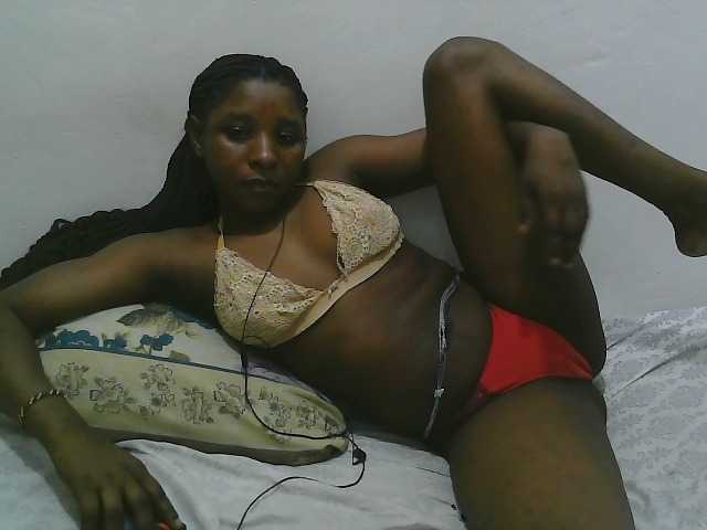 Hadijah live cam on BongaCams