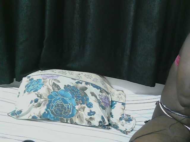 Hadijah live cam on BongaCams