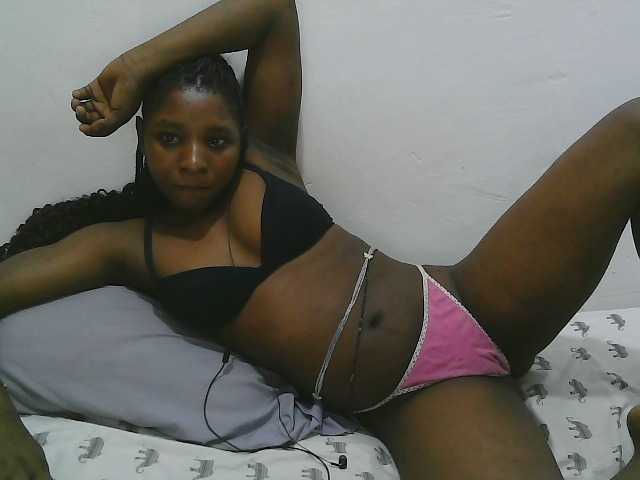 Hadijah live cam on BongaCams
