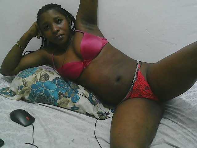 Hadijah live cam on BongaCams