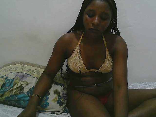Hadijah live cam on BongaCams