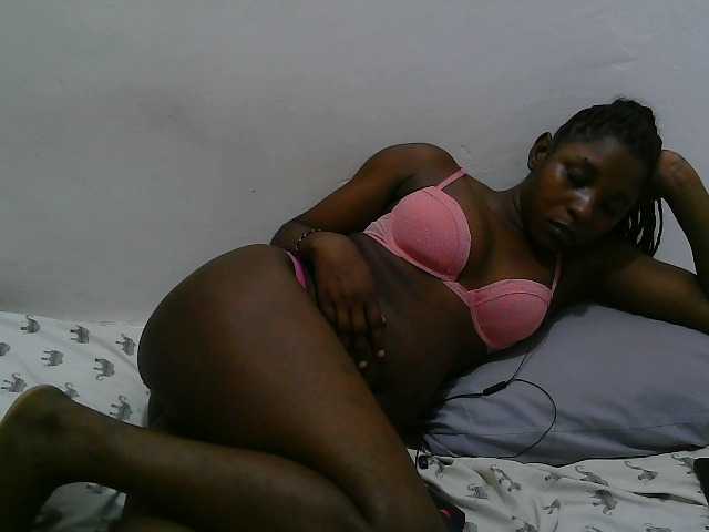 Hadijah webcam bongacams model stream image