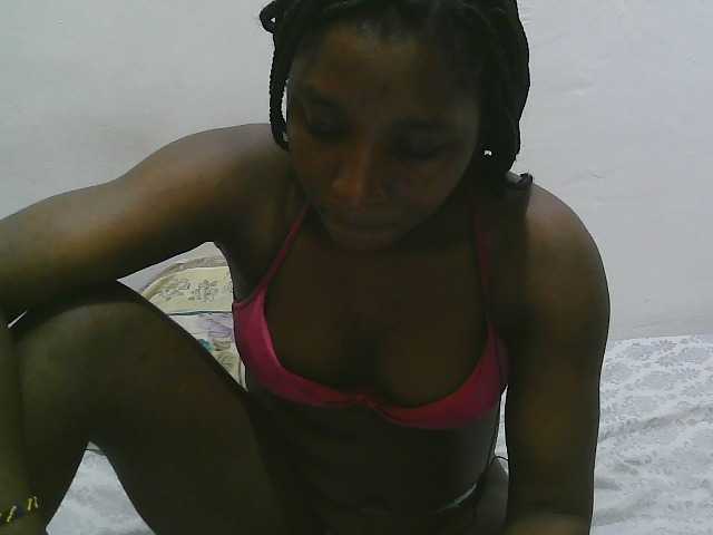 Hadijah live cam on BongaCams