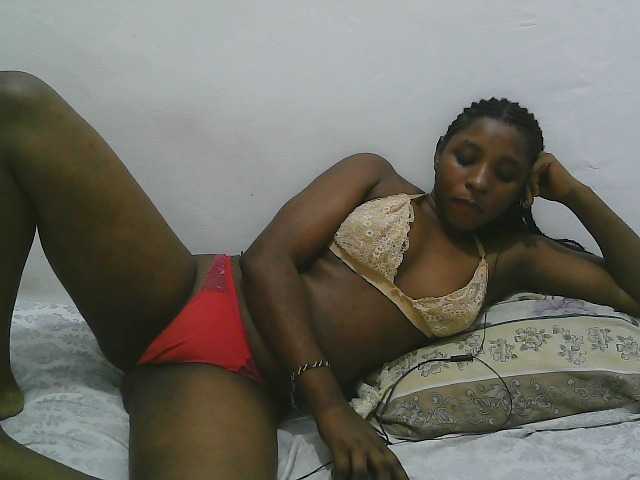 Hadijah live cam on BongaCams
