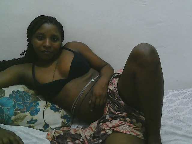 Hadijah live cam on BongaCams