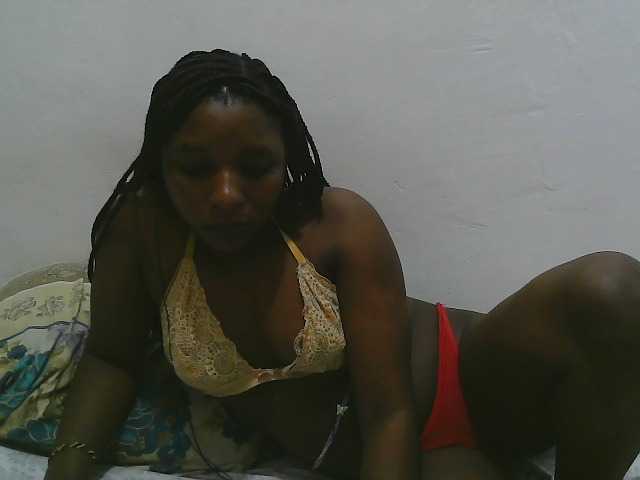 Hadijah live cam on BongaCams