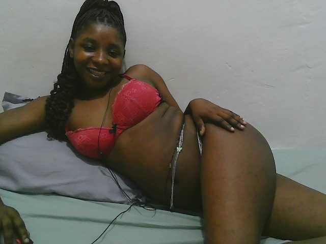 Hadijah live cam on BongaCams