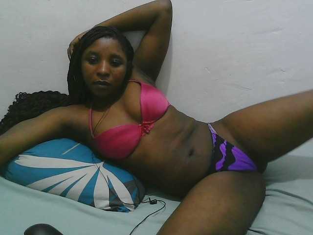 Hadijah live cam on BongaCams