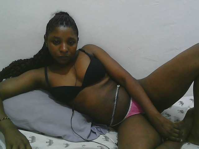 Hadijah live cam on BongaCams
