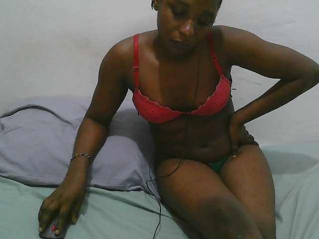 Hadijah live cam on BongaCams