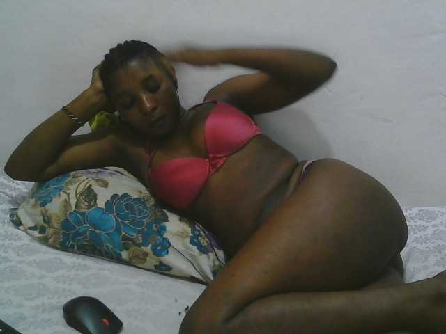 Hadijah live cam on BongaCams