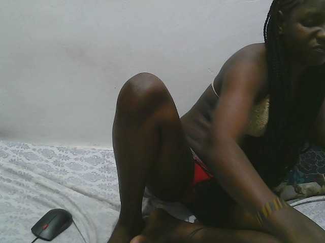 Hadijah live cam on BongaCams