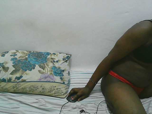 Hadijah live cam on BongaCams