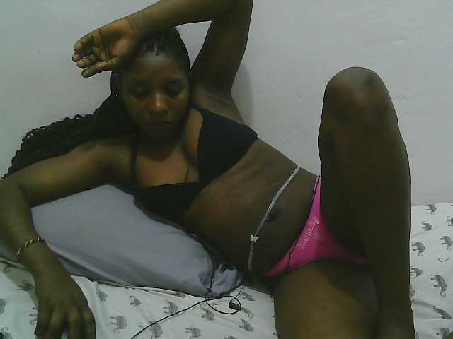 Hadijah live cam on BongaCams
