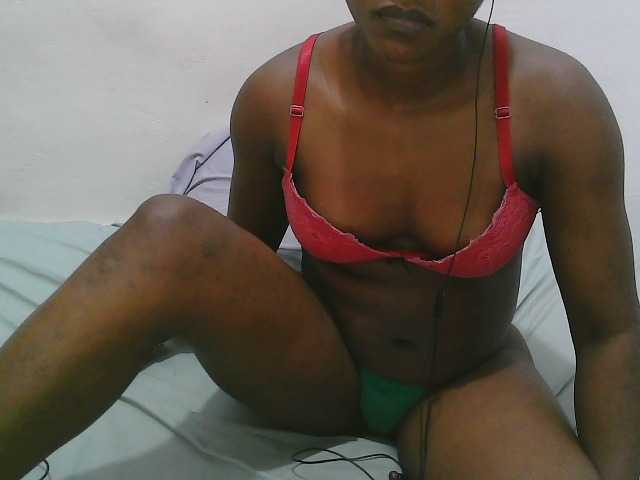 Hadijah live cam on BongaCams