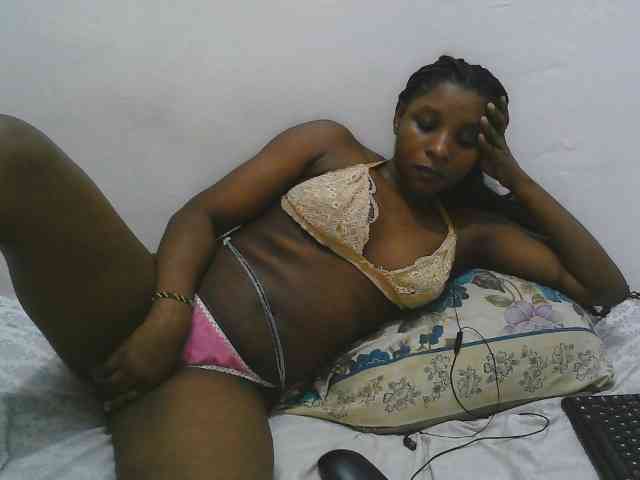 Model: Hadijah