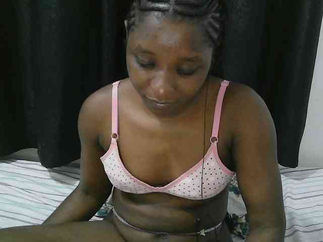 Hadijah Live Webcam on BongaCams