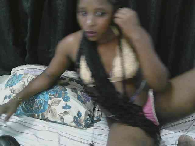 Model: Hadijah