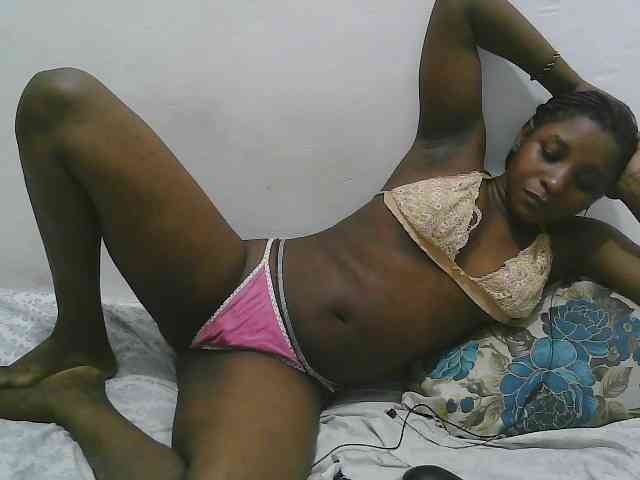 Modelo: Hadijah