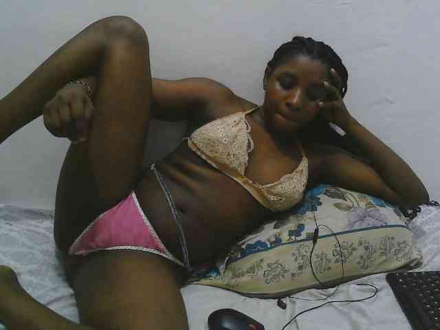 Model: Hadijah