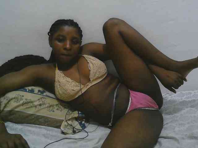 Model: Hadijah