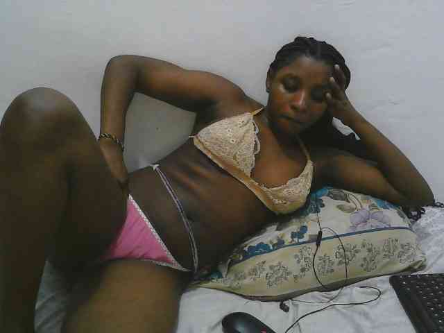 Model: Hadijah