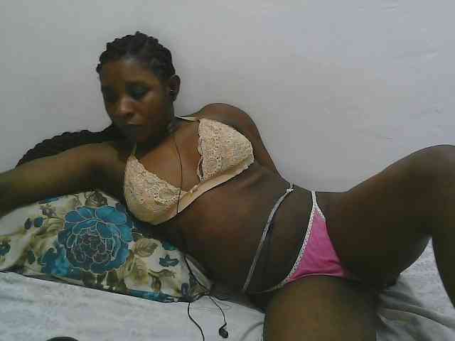 Model: Hadijah