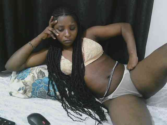 Model: Hadijah