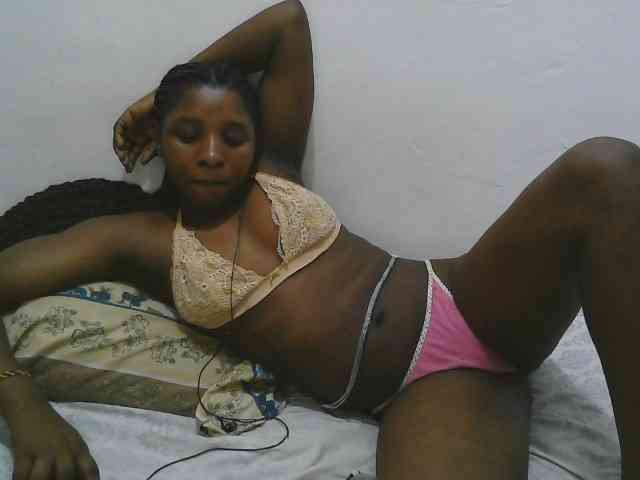 Model: Hadijah