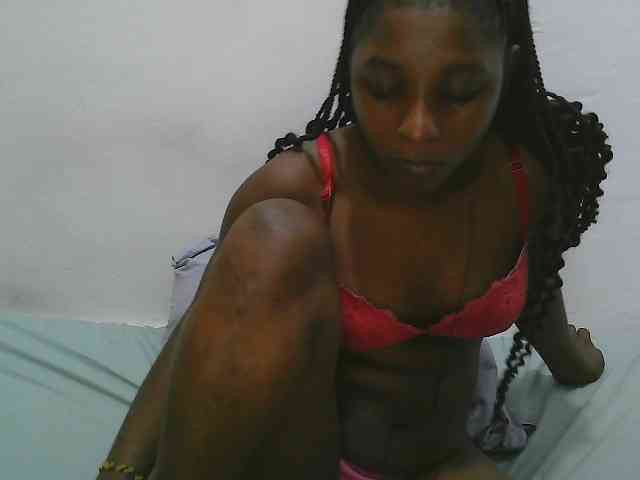 Model: Hadijah