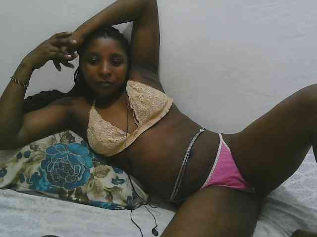 Model: Hadijah