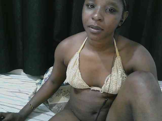 Hadijah Live Webcam on BongaCams