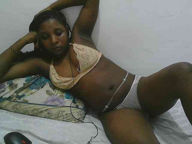 Model: Hadijah