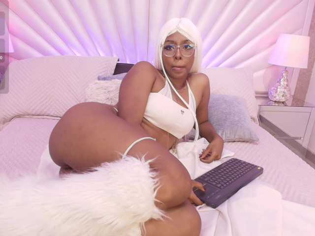 ChelsieDouce live cam on BongaCams